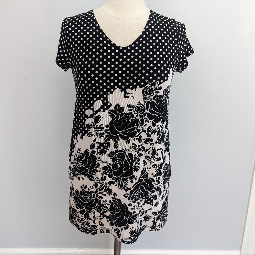 Women's Chico's Traveler Black White Floral Vneck Blouse Top 0 4 Small